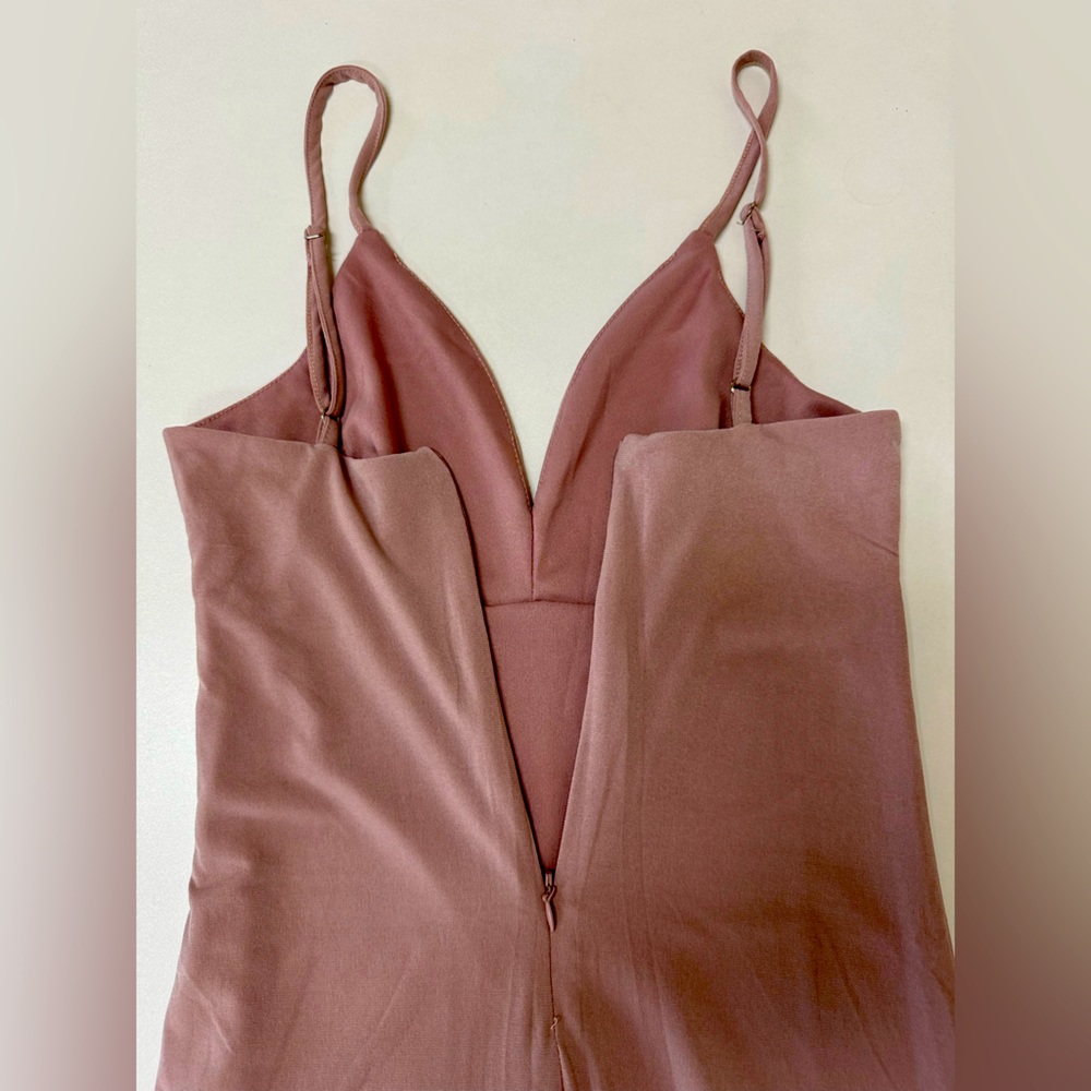Midi dress. Perfect for classy events.